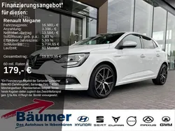 Weiß Gebraucht 2019 Renault Mégane IV Bose Edition Limousine | 16.980 € (Etwas zu teuer)