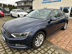 Blau Gebraucht 2016 VW Passat Comfortline Limousine | 12.990 € (Fairer Preis)