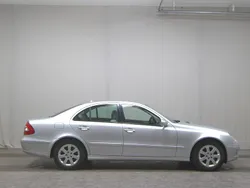 Iridium silber metallic Gebraucht 2009 Mercedes E200 Limousine | 4.290 € (Superpreis)