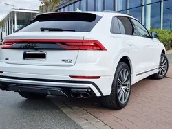 Weiß Gebraucht 2019 Audi Q8 S-Line SUV | 64.900 € (Etwas zu teuer)
