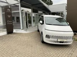 Creamy white Neu 2025 Hyundai Staria Trend Van | 45.980 €