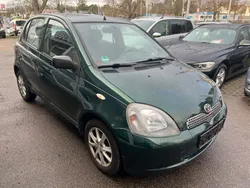 Grün Gebraucht 2001 Toyota Yaris Luna Kleinwagen | 3.490 € (Etwas zu teuer)