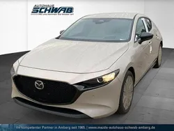 Grau (platinum quartz m) Neu 2025 Mazda 3 Nagisa Limousine | 26.490 € (Fairer Preis)