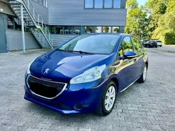 Violet Gebraucht 2014 Peugeot 208 Kleinwagen | 3.990 € (Guter Preis)