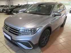 Silber Gebraucht 2024 VW Tiguan Allspace Move SUV | 41.945 € (Etwas zu teuer)