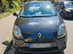 Schwarz Gebraucht 2010 Renault Twingo Kleinwagen | 2.300 €