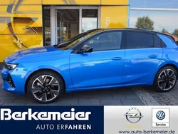 Blau Gebraucht 2023 Opel Astra Ultimate Limousine | 28.980 € (Guter Preis)