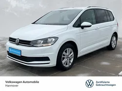 Pure white Gebraucht 2024 VW Touran Comfortline Van / Kleinbus | 32.890 € (Fairer Preis)