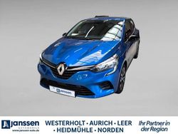 Blau Gebraucht 2024 Renault Clio V Evolution Limousine | 19.990 € (Fairer Preis)