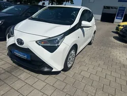 Weiß Gebraucht 2022 Toyota Aygo X-play Kleinwagen | 10.900 € (Superpreis)