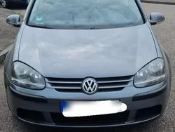 Grau Gebraucht 2004 VW Golf V Kleinwagen | 2.950 € (Fairer Preis)