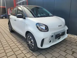 Weiß Gebraucht 2022 Smart ForFour Electric Drive Limousine | 8.100 € (Guter Preis)
