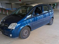 Blau Gebraucht 2005 Opel Meriva Van / Kleinbus | 900 € (Superpreis)
