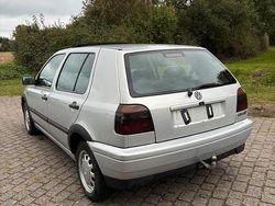 Silber Gebraucht 1997 VW Golf III Kleinwagen | 1.350 € (Etwas zu teuer)