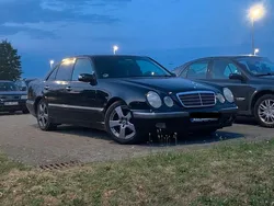 Schwarz Gebraucht 1999 Mercedes E200 Limousine | 2.800 € (Fairer Preis)
