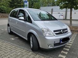 Silber Gebraucht 2005 Opel Meriva Edition Van / Kleinbus | 3.199 € (Etwas zu teuer)