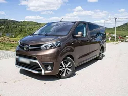 Braun Gebraucht 2024 Toyota Proace Verso Team Kombi | 36.000 € (Guter Preis)