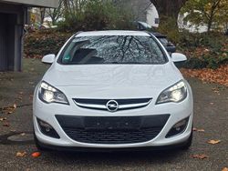 Weiß Gebraucht 2013 Opel Astra Active Limousine | 5.498 € (Guter Preis)