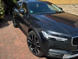 Grau Gebraucht 2018 Volvo V90 CC Pro Kombi | 28.490 € (Fairer Preis)