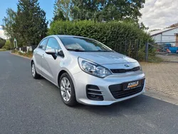 Silber Gebraucht 2016 Kia Rio DREAM-TEAM Edition Limousine | 8.900 € (Fairer Preis)