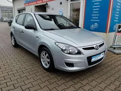 Silber Gebraucht 2011 Hyundai i30 Limousine | 5.999 € (Teuer)