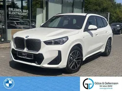 Alpinweiss Neu 2025 BMW iX1 M Sport SUV | 45.990 € (Guter Preis)