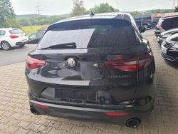 Colore esterno (nero vulcano) Gebraucht 2017 Alfa Romeo Stelvio Lusso SUV | 19.700 €