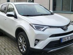 Weiß Gebraucht 2016 Toyota RAV4 Edition SUV | 11.100 € (Superpreis)