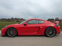 Rot Gebraucht 2023 Porsche Cayman GT4 Chrono Coupé | 124.999 € (Etwas zu teuer)