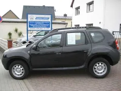 Perlmuttschwarz (metallic) Gebraucht 2016 Dacia Duster Ice SUV | 11.500 € (Etwas zu teuer)