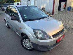 Grau Gebraucht 2006 Ford Fiesta Ambiente Kleinwagen | 2.000 € (Fairer Preis)