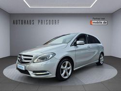 Silber Gebraucht 2012 Mercedes B200 Van / Kleinbus | 12.399 € (Fairer Preis)