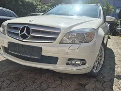 Weiß Gebraucht 2011 Mercedes C220 Kombi | 6.000 €