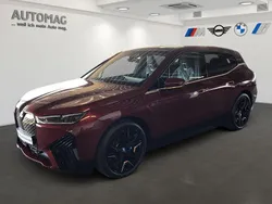 Rot Gebraucht 2023 BMW iX Sport Line SUV | 82.990 € (Etwas zu teuer)
