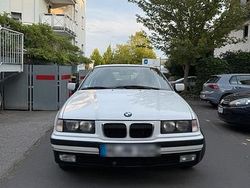 Weiß Gebraucht 1998 BMW 316 Compact Kleinwagen | 3.400 € (Etwas zu teuer)