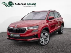 Velvet rot Neu 2025 Skoda Karoq Selection SUV | 38.749 € (Teuer)