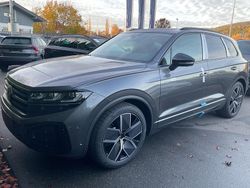 Silizium grau metallic Neu 2025 VW Touareg R-line SUV | 78.495 € (Etwas zu teuer)