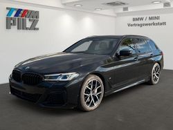 Black sapphire metallic Gebraucht 2024 BMW 540 M Sport Kombi | 63.950 € (Teuer)