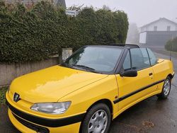 Gelb Gebraucht 1999 Peugeot 306 Cabriolet Cabrio | 3.000 €