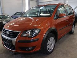 Rot Gebraucht 2007 VW Touran Cross Van / Kleinbus | 4.950 € (Guter Preis)