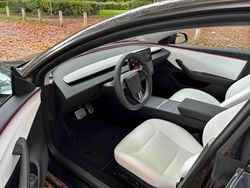 Grau Gebraucht 2024 Tesla Model 3 RWD Limousine | 36.499 € (Fairer Preis)