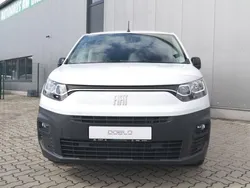 Weiß Gebraucht 2023 Fiat Doblò Van / Kleinbus | 24.990 € (Fairer Preis)