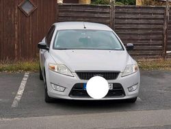 Grau Gebraucht 2008 Ford Focus Kombi | 2.799 €