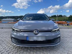 Grau Gebraucht 2021 VW Golf VIII Kombi | 16.300 € (Superpreis)