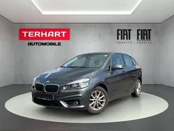 Mineralgrau metallic Gebraucht 2015 BMW 218 Active Tourer Van / Kleinbus | 10.987 € (Guter Preis)