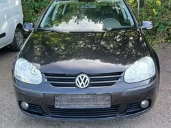 Schwarz Gebraucht 2005 VW Golf V Comfortline Limousine | 1.900 € (Superpreis)
