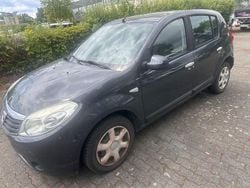 Schwarz Gebraucht 2009 Dacia Sandero Lauréate Kleinwagen | 1.290 € (Fairer Preis)