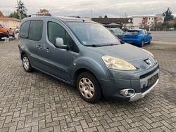 Grau Gebraucht 2010 Peugeot Partner Tepee Tendance Van / Kleinbus | 3.500 € (Fairer Preis)