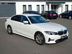 Weiß Gebraucht 2020 BMW 320 Sport Line Limousine | 26.990 € (Fairer Preis)