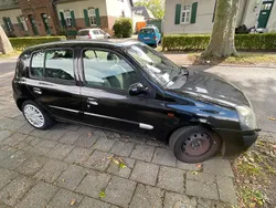 Schwarz Gebraucht 2002 Renault Clio II Kleinwagen | 1.000 € (Guter Preis)